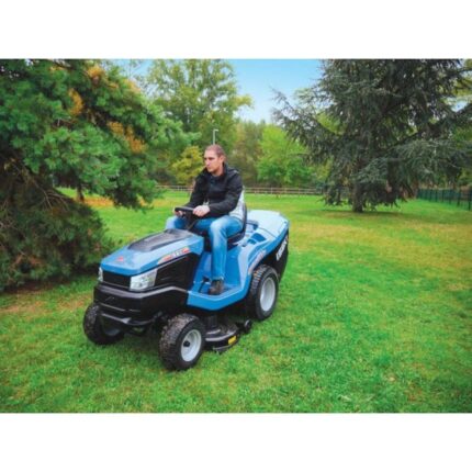 Tractor cortacésped hidrostático con descarga lateral